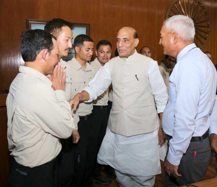 Defence Minister Rajnath Singh lauded the efforts of “Tiranga Mountain Rescue” team