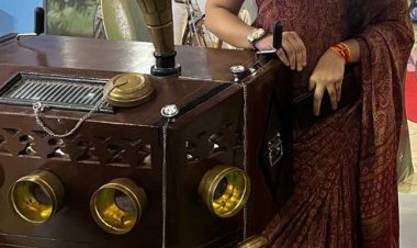 Kanjlochan Actress and producer Suman Pandey Has joined the Up International Trade Show 3rd Edition At Greater Noida and praised C.M Yogi Adityanath while promoting the trade fair